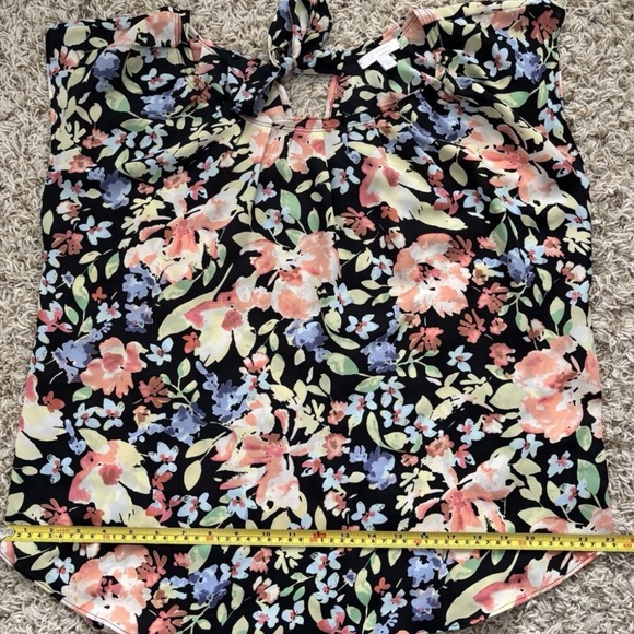 LC Lauren Conrad Black Floral Blouse - Picture 11 of 12